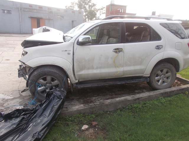 FORTUNER-3.0MT 2011 picture 3