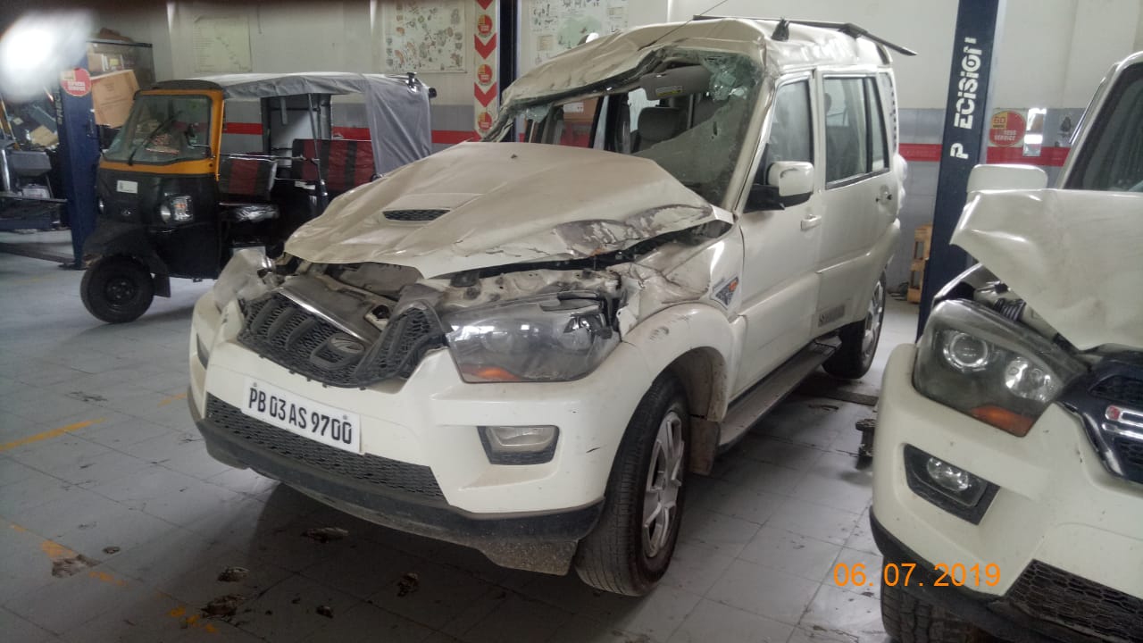 SCORPIO 2017 picture 1
