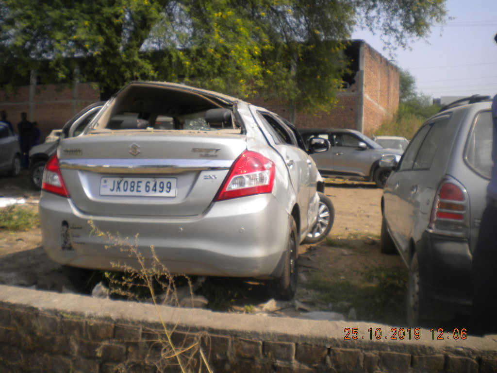 SWIFT-DZIRE-ZXI 2015 picture 4