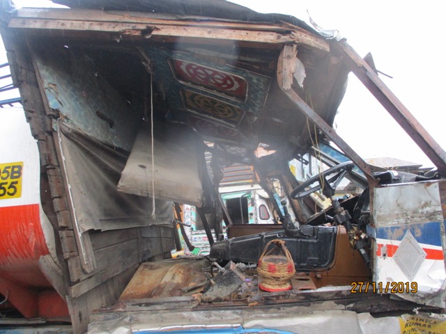 ASHOK-LEYLAND 2008 picture 6
