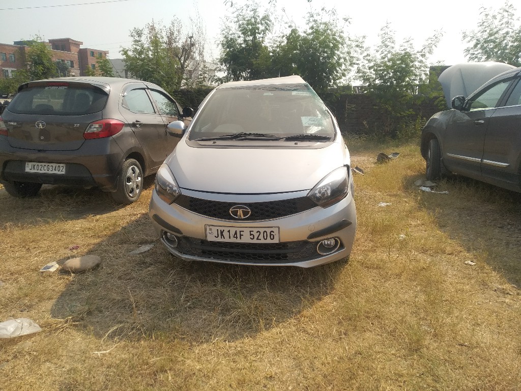 TIGOR 2018 picture 10