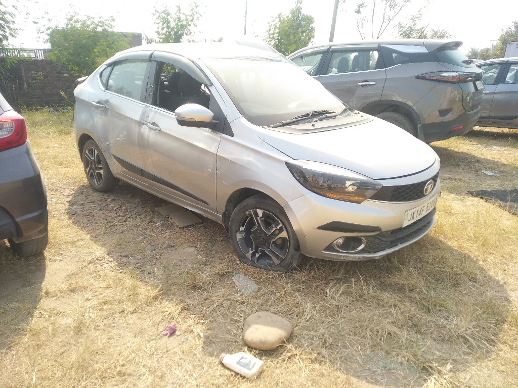 TIGOR 2018 picture 2