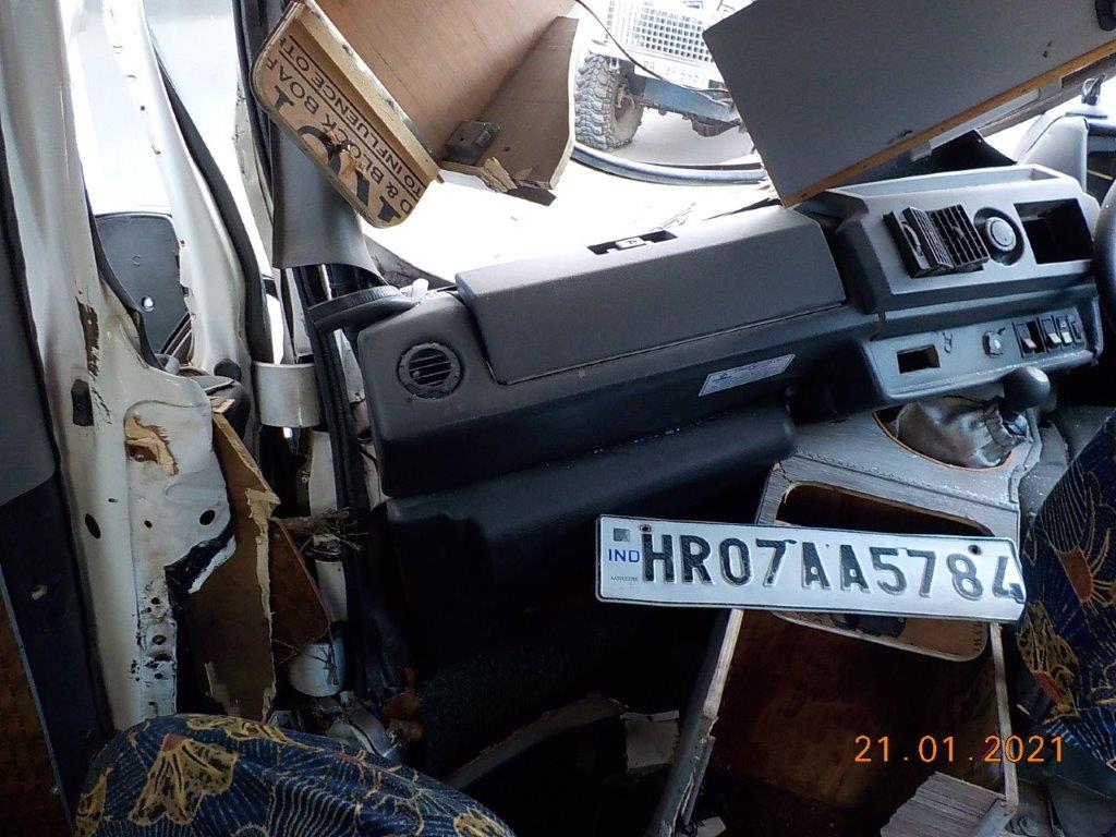 TEMPO-TRAVELLER 2017 picture 9