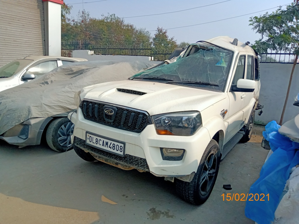 SCORPIO 2015 picture 10