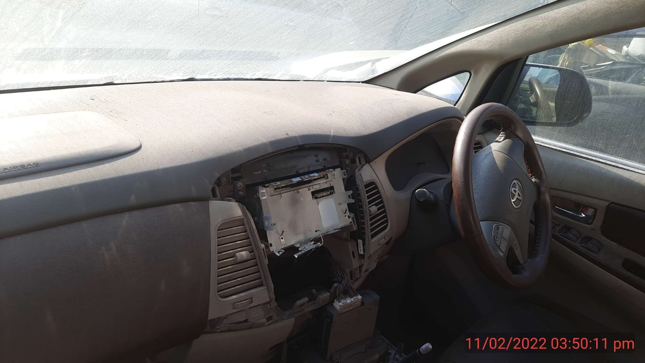 INNOVA-V-DIESEL 2012 picture 9