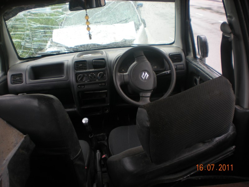 WAGON-RLX 2006 picture 9