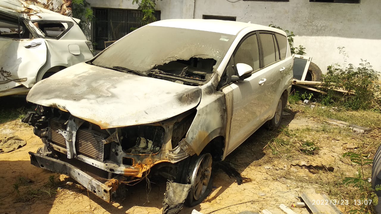 INNOVA-E-DIESEL 2019 picture 3