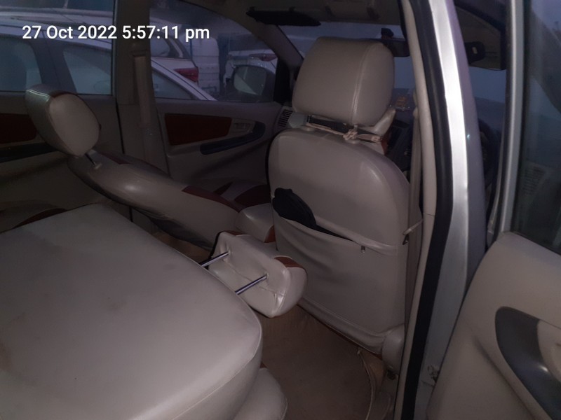 INNOVA-E-DIESEL 2010 picture 5
