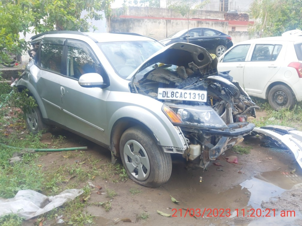 MAHINDRA 2013 picture 1