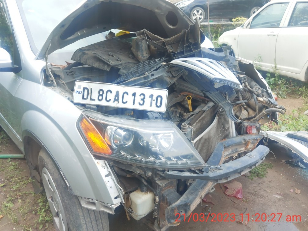 MAHINDRA 2013 picture 6