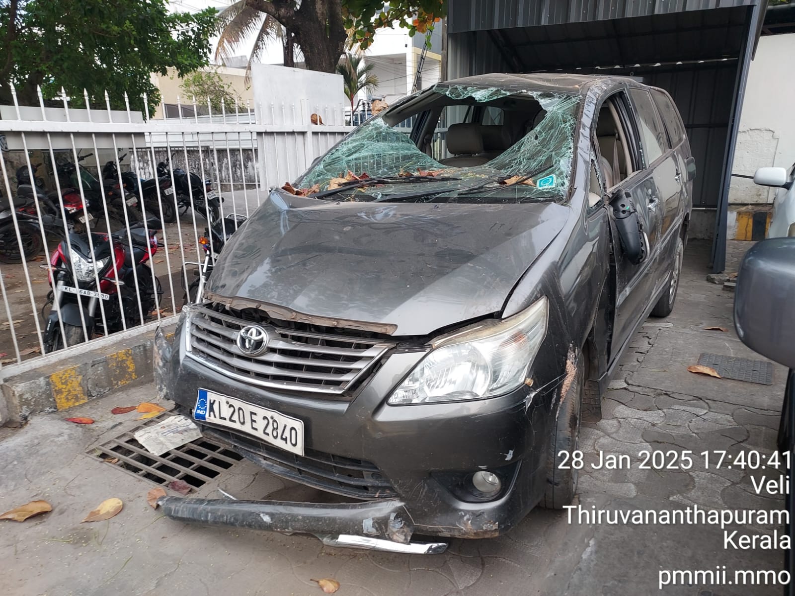 INNOVA 2012 picture 1
