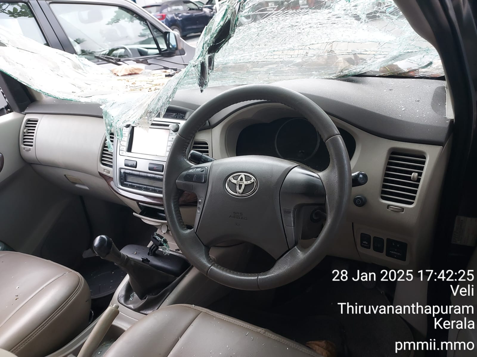 INNOVA 2012 picture 4