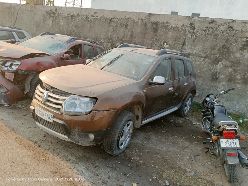 DUSTER 2012 picture 1