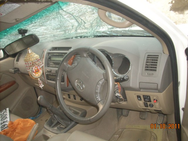 FORTUNER-3.0MT 2010 picture 4