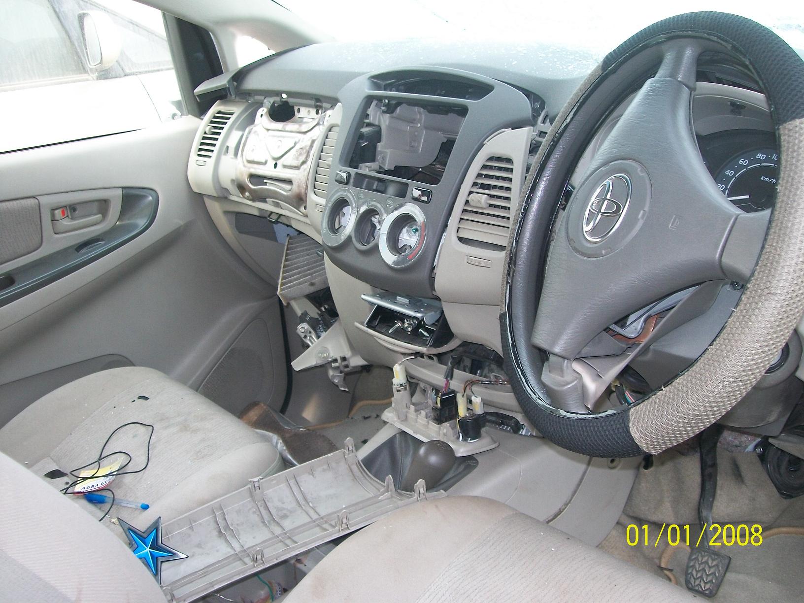 INNOVA-E-DIESEL 2010 picture 2