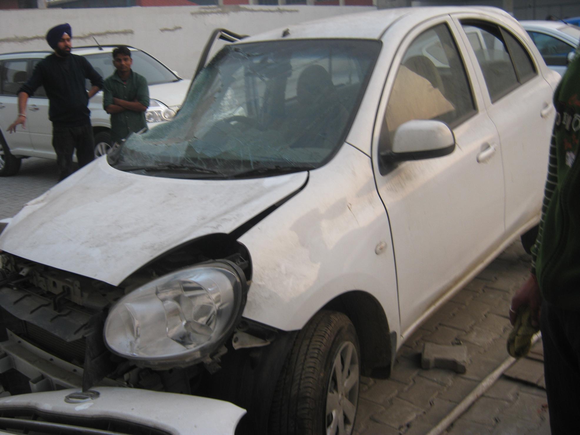 MICRA 2011 picture 2