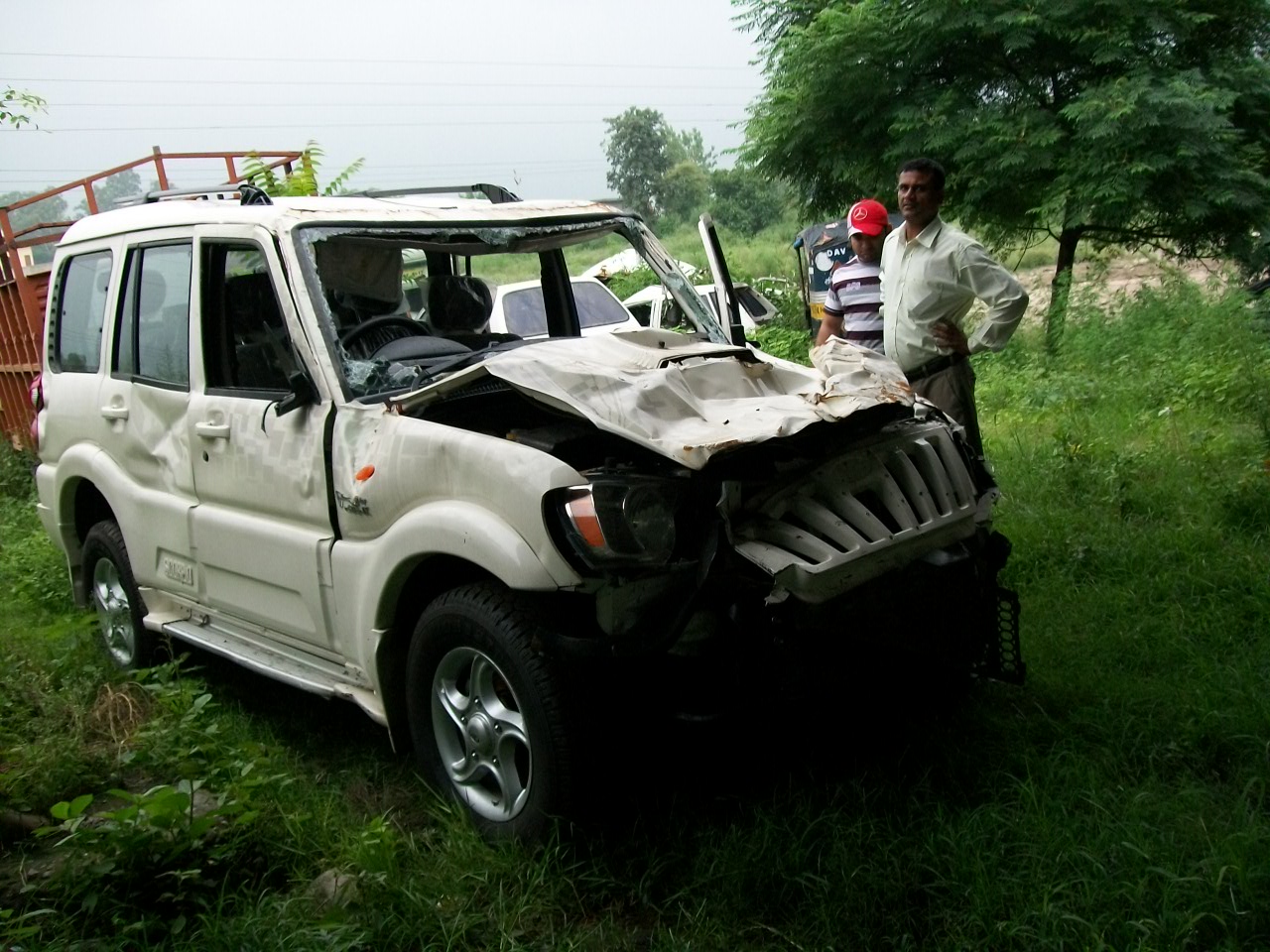 SCORPIO 2009 picture 3