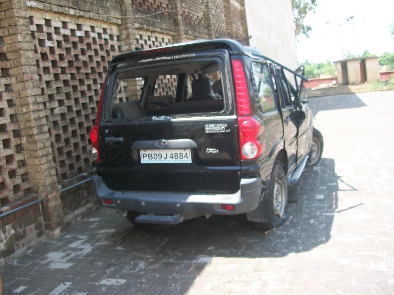 SCORPIO 2008 picture 4
