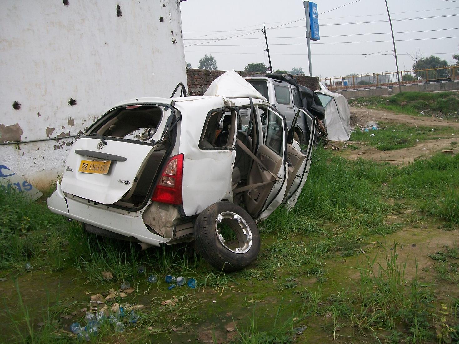 INNOVA-G1-DIESEL 2008 picture 2