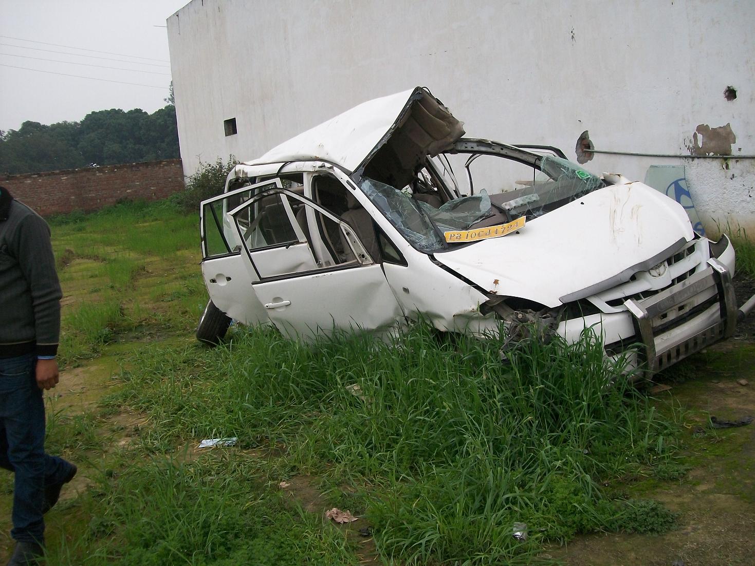 INNOVA-G1-DIESEL 2008 picture 4