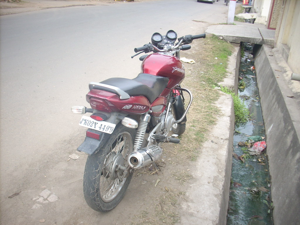 PULSAR 2004 picture 1