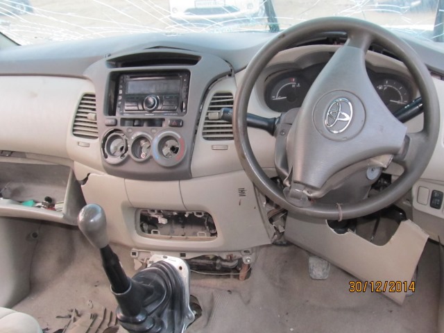 INNOVA 2010 picture 5