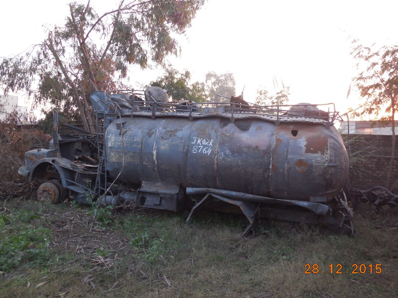 1613TC 2002 picture 1