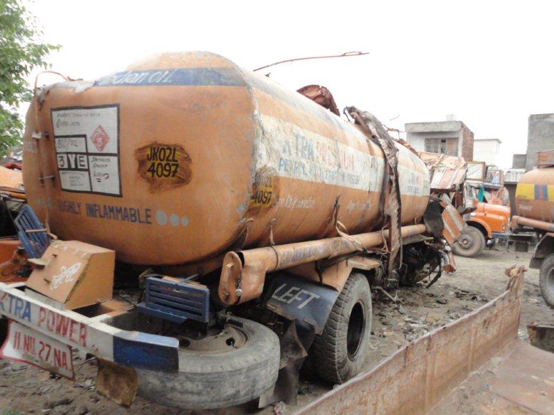 TATA 1999 picture 2