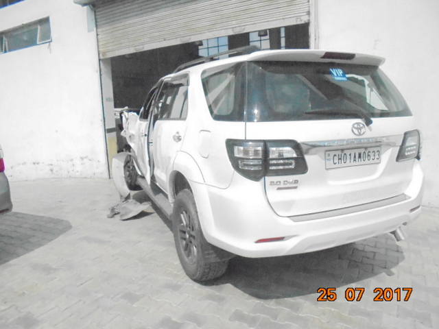 FORTUNER-3.0MT 2012 picture 5