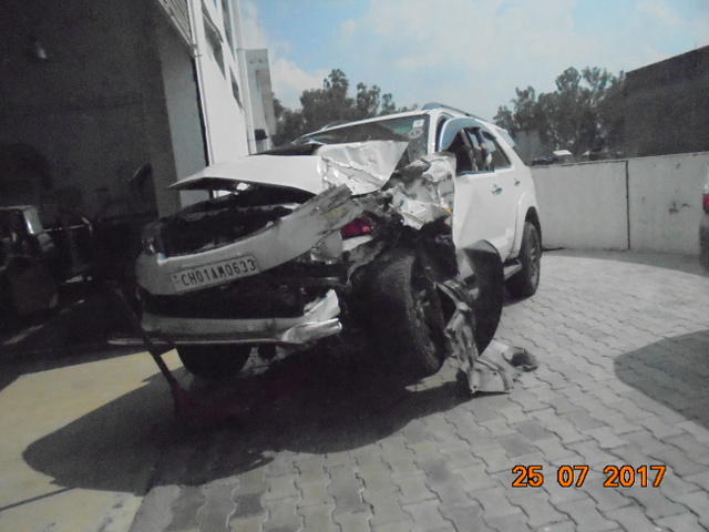 FORTUNER-3.0MT 2012 picture 8