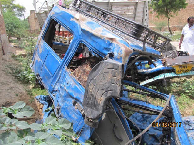 ASHOK-LEYLAND 2013 picture 6