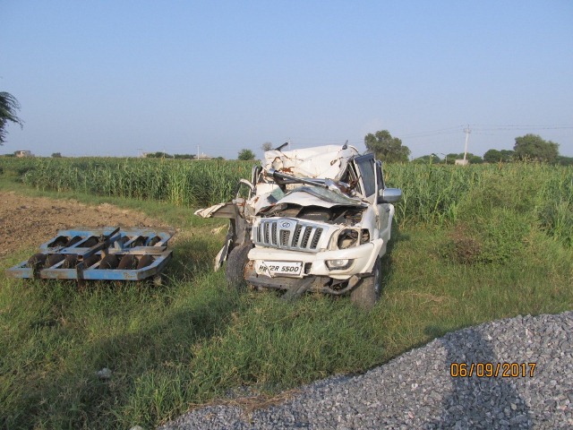 SCORPIO 2011 picture 8