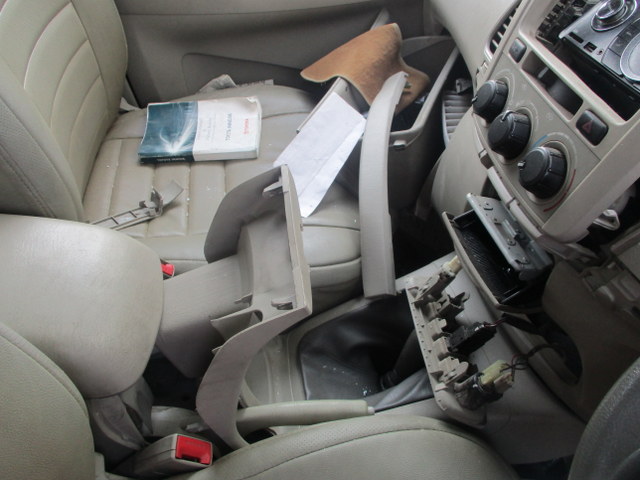 INNOVA-E-DIESEL 2012 picture 2