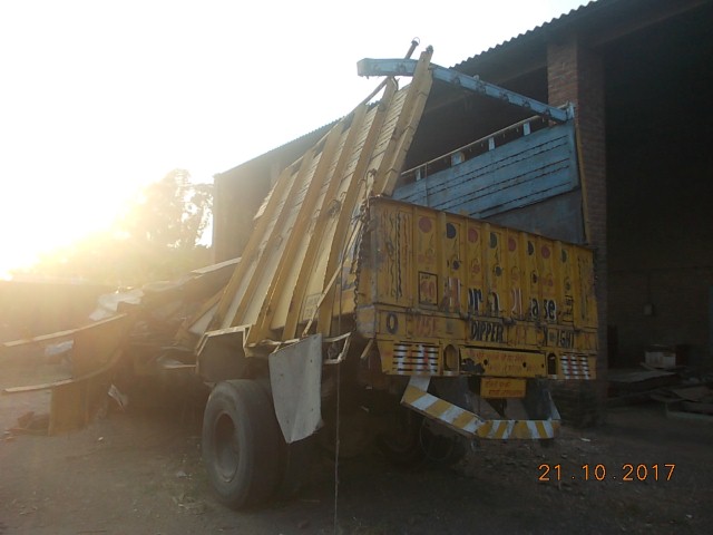 1613TC 2009 picture 3