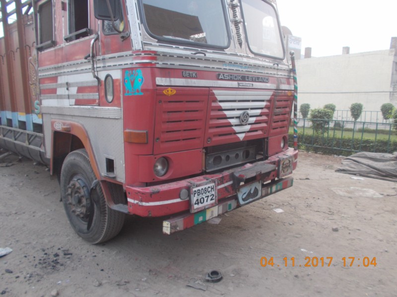 ASHOK-LEYLAND 2013 picture 4