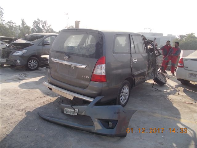 INNOVA-V-DIESEL 2013 picture 7