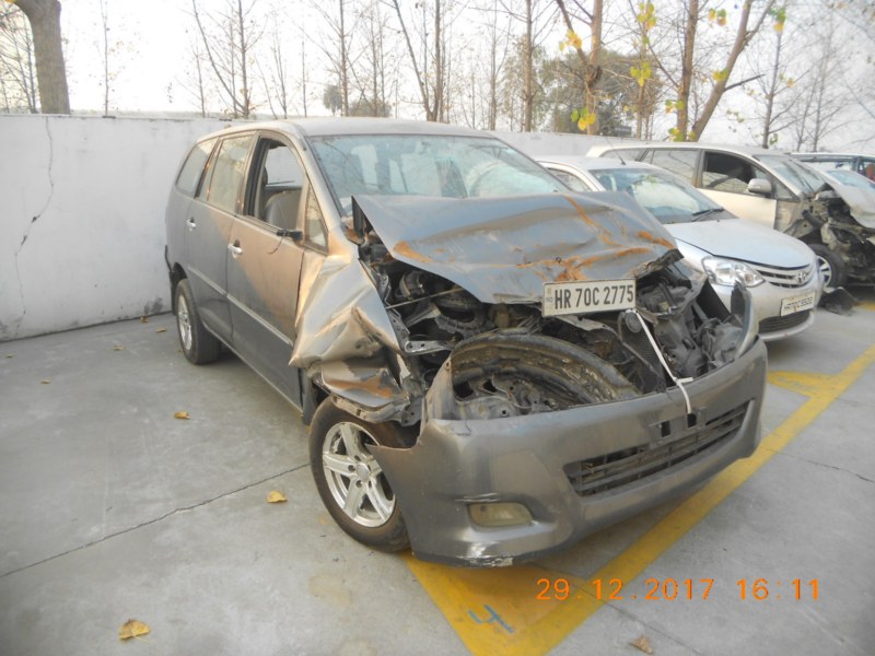 INNOVA 2009 picture 1
