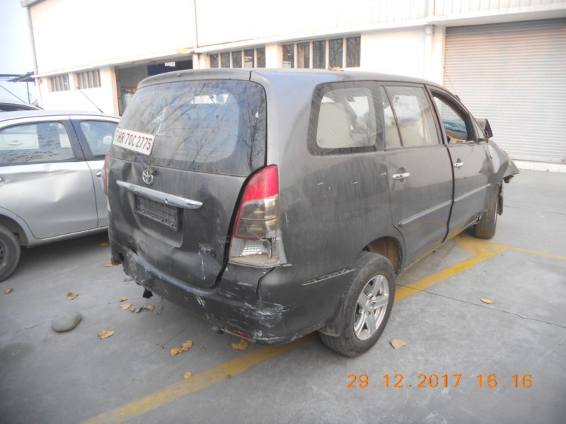 INNOVA 2009 picture 6