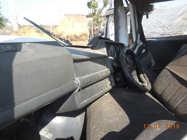 TEMPO-TRAVELLER 2015 picture 7