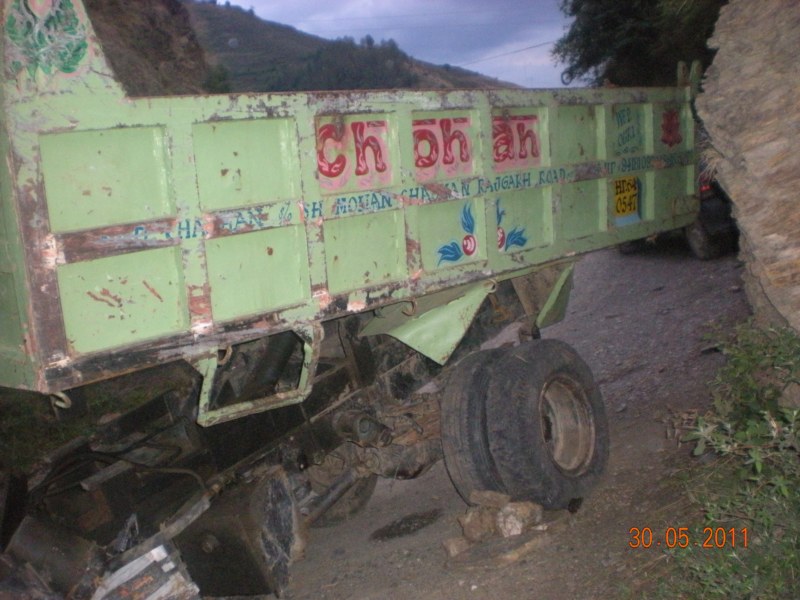 SWARAJMAZDA 2004 picture 2