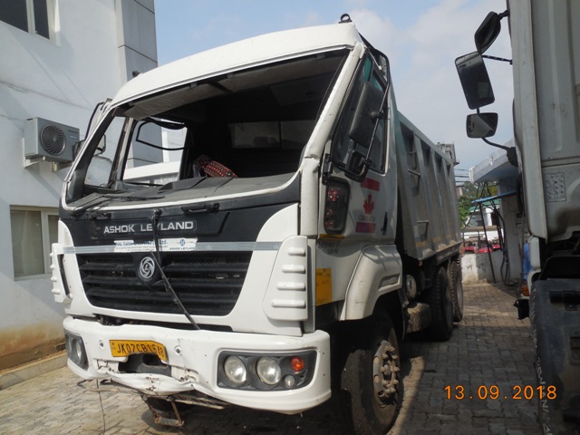 ASHOK-LEYLAND 2018 picture 2