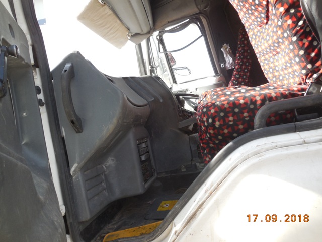 ASHOK-LEYLAND 2018 picture 9