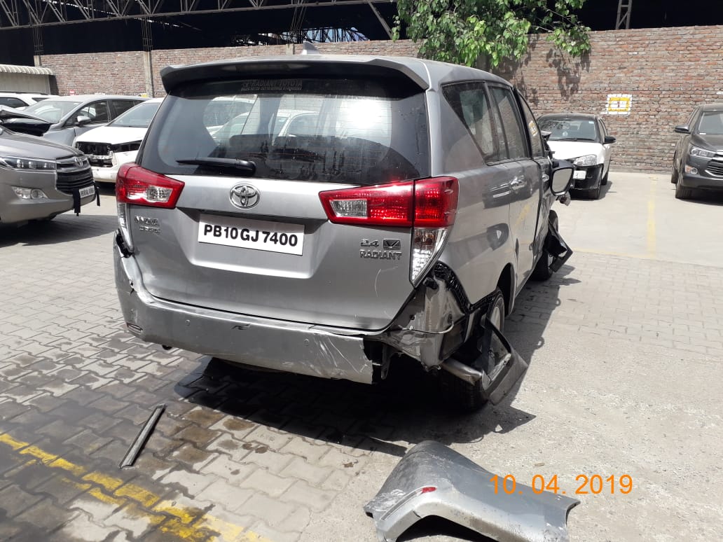 INNOVA-E-DIESEL 2017 picture 3