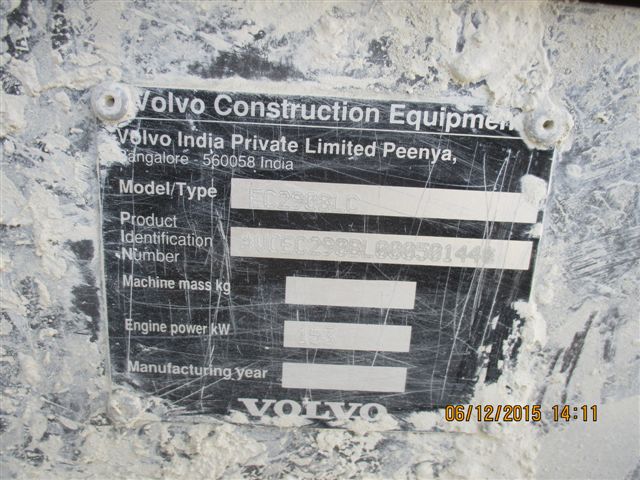 VOLVO 2015 picture 2